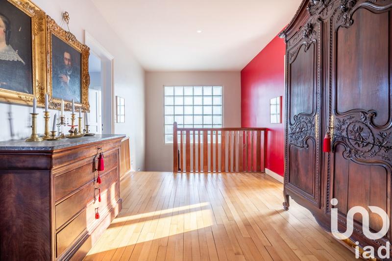 Maison - 369 m² - 12 pièces