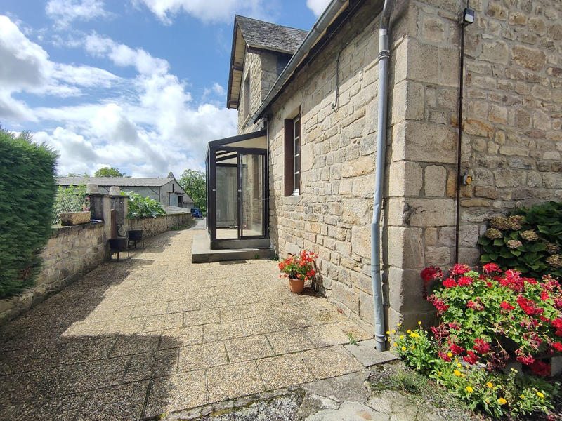 Propriété - 152 m² - 8 pièces