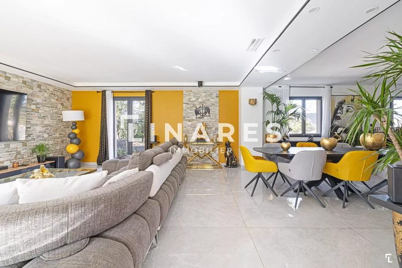 Villa - 162 m² - 6 pièces