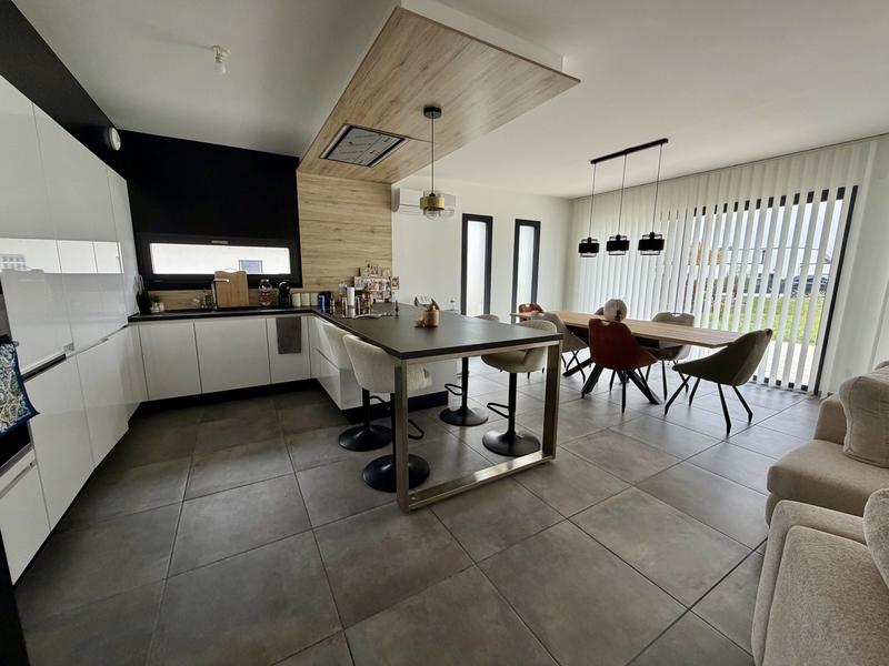 Maison contemporaine - 204 m² - 7 pièces