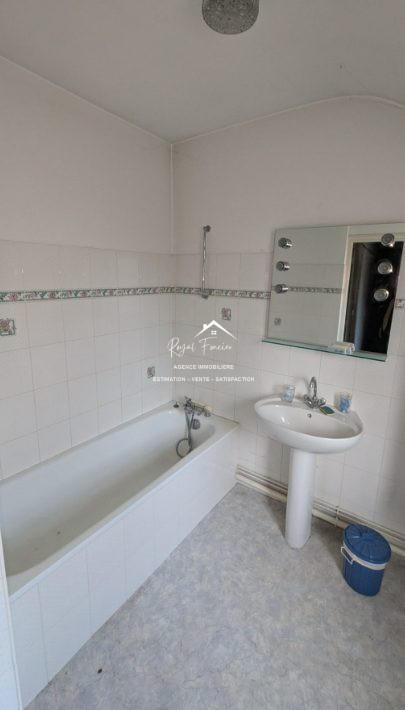 Maison ancienne - 102 m² - 7 pièces