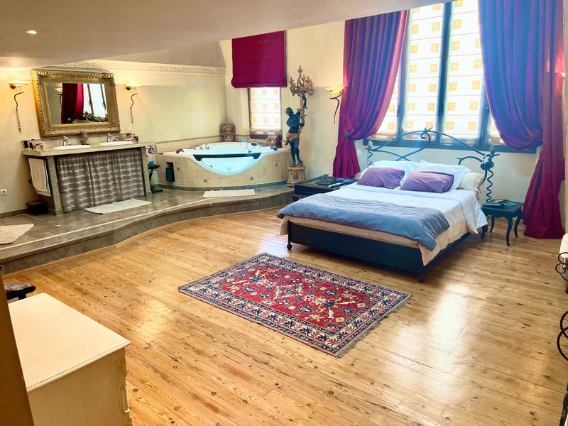 Appartement - 210 m² - 5 pièces