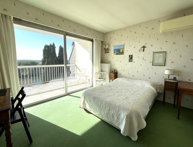 Villa - 174 m² - 9 pièces