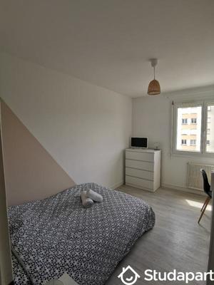 Chambre - 10 m² - 1 pièce