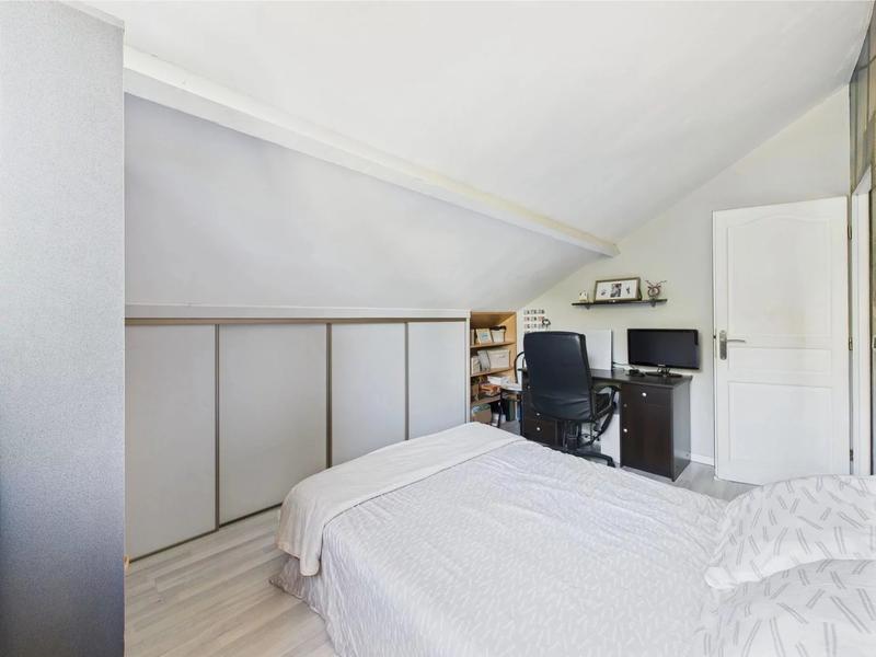 Maison - 95 m² - 5 pièces