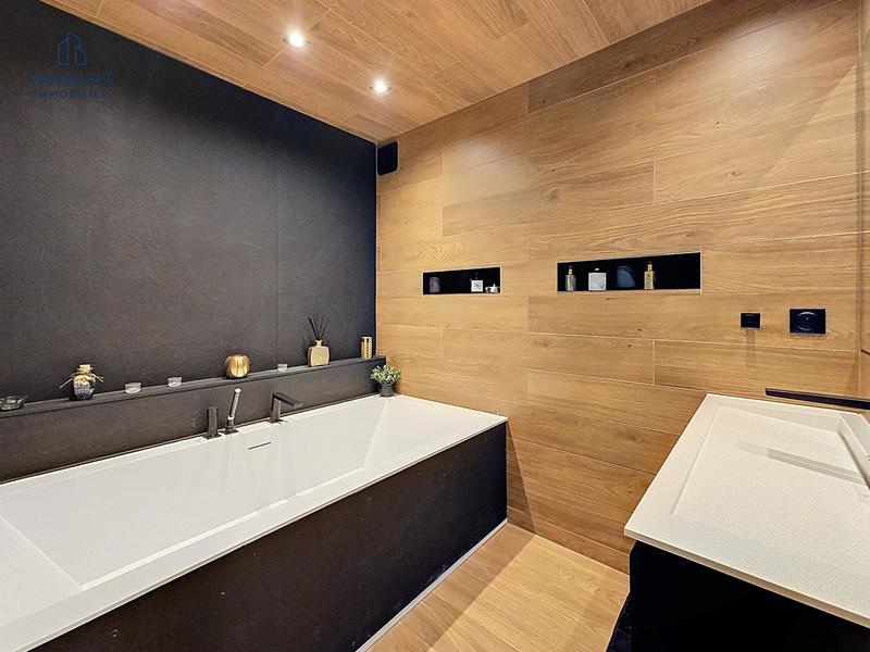 Appartement - 102 m² - 3 pièces