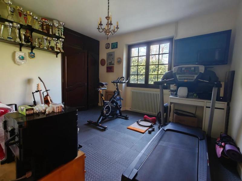 Maison - 218 m² - 6 pièces