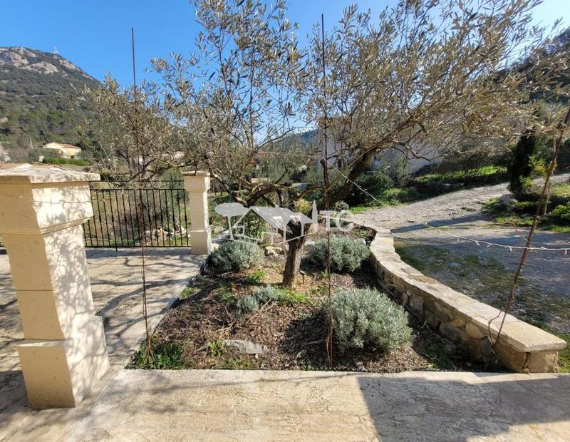 Maison - 172 m² - 8 pièces