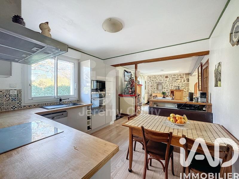 Maison - 140 m² - 6 pièces