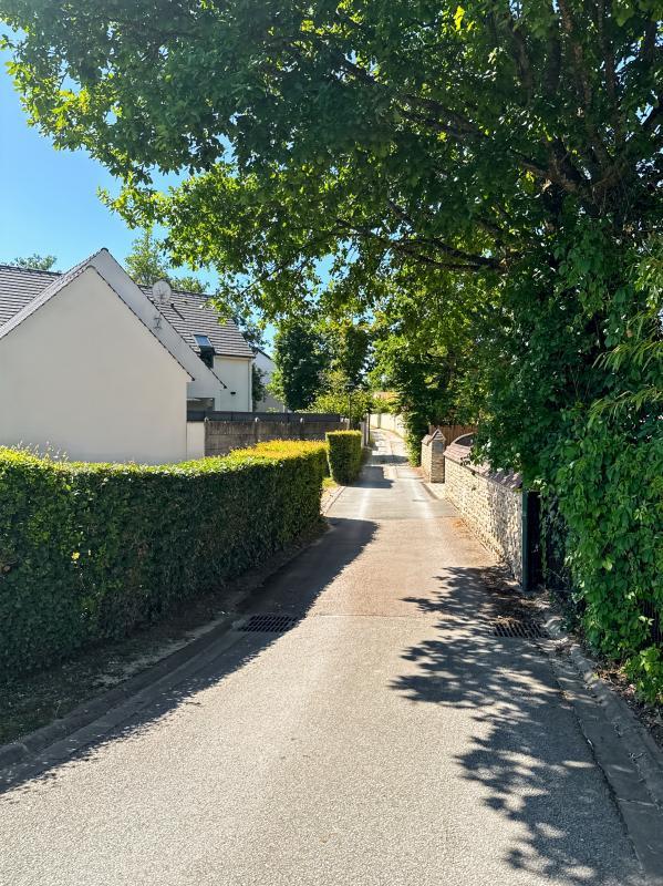 Terrain constructible - 594 m²