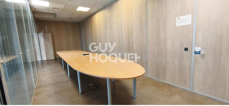 Bureau - 880 m² - 16 pièces