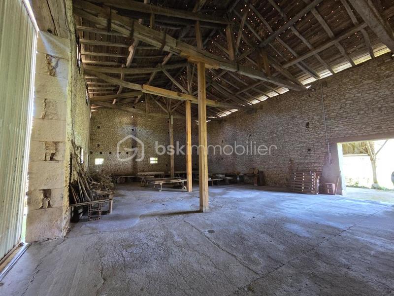 Propriété - 245 m² - 7 pièces