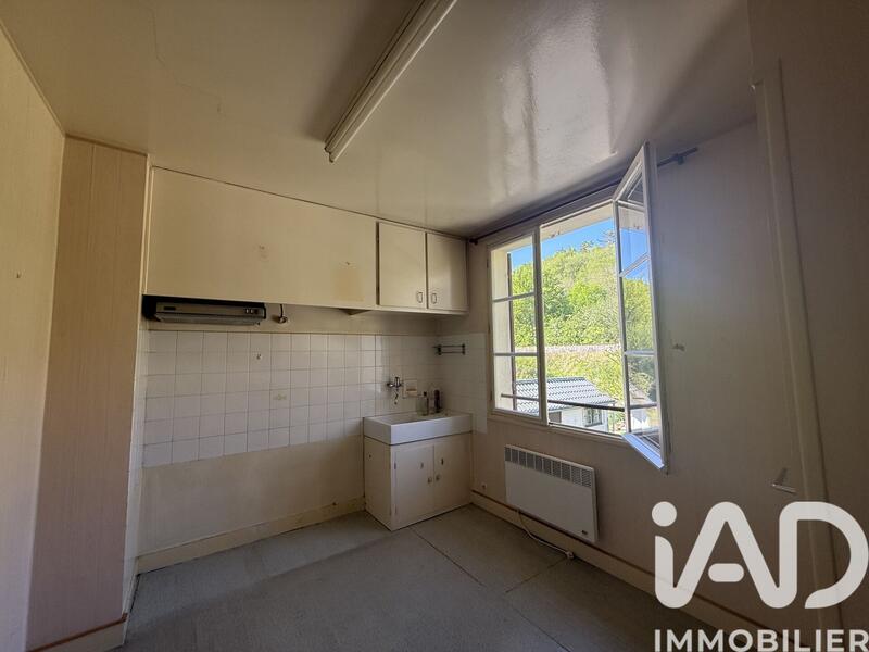 Maison - 180 m² - 12 pièces