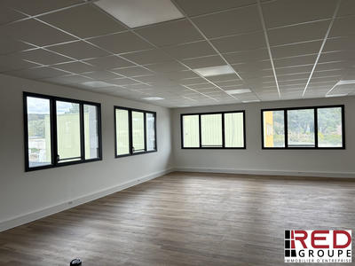 Bureau - 109 m² - 1 pièce