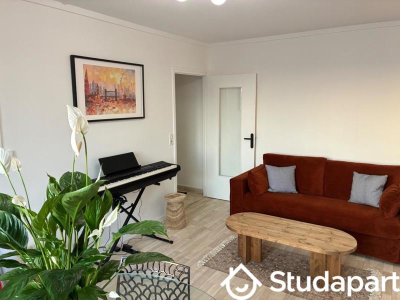 Chambre - 9 m² - 1 pièce