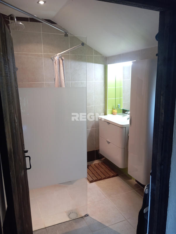 Propriété - 235 m² - 5 pièces