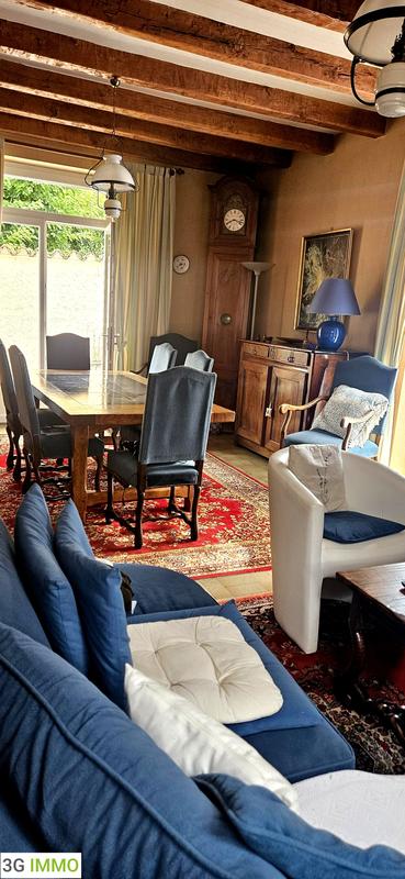 Maison - 304 m² - 10 pièces