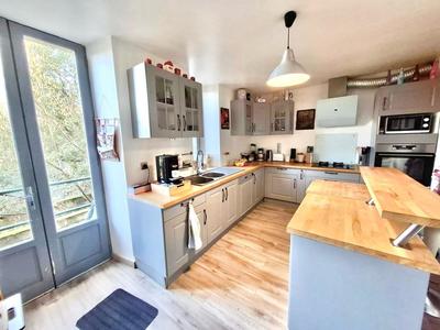 Maison - 182 m² - 6 pièces