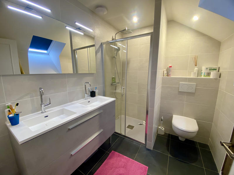 Maison - 201 m² - 8 pièces