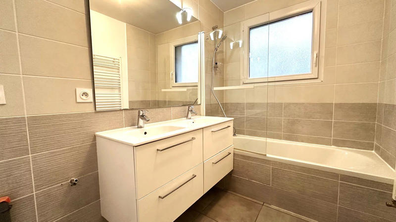 Maison - 96 m² - 4 pièces