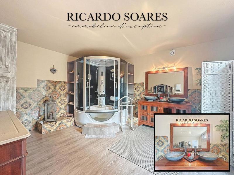 Villa - 306 m² - 10 pièces