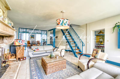 Maison - 203 m² - 7 pièces