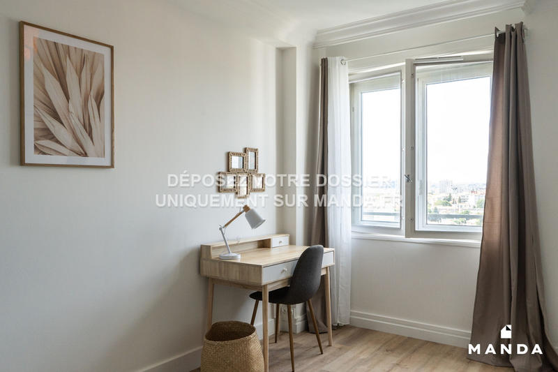 Chambre - 11 m² - 6 pièces