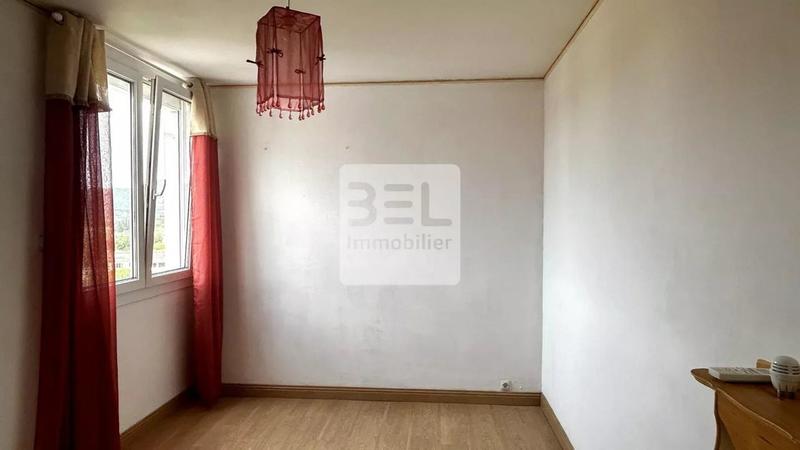 Appartement - 81 m² - 5 pièces