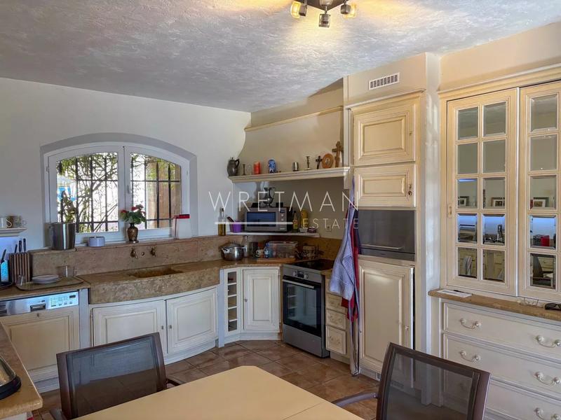 Villa - 205 m² - 8 pièces