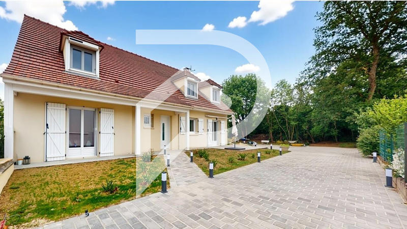 Maison - 180 m² - 8 pièces