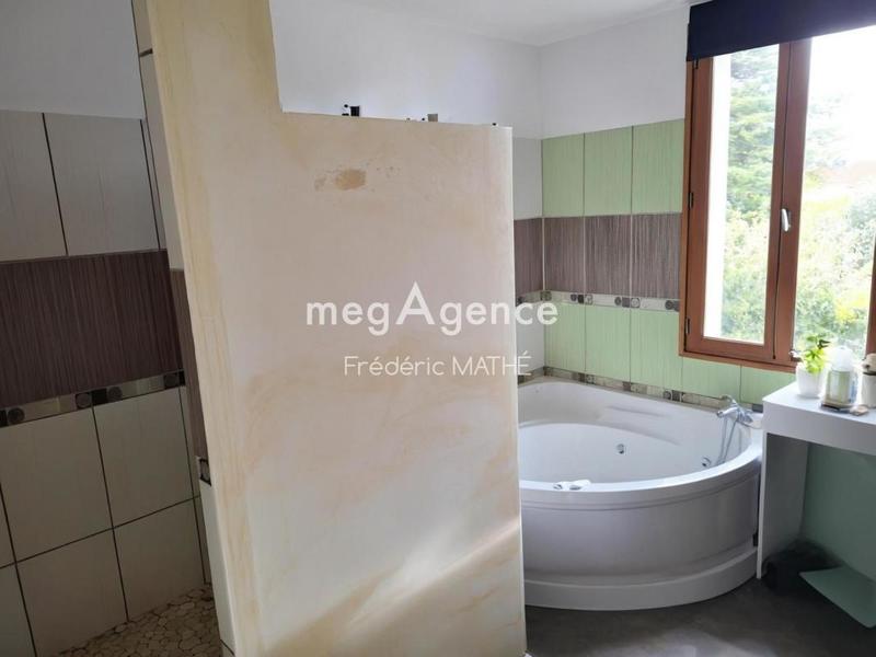 Maison - 137 m² - 6 pièces