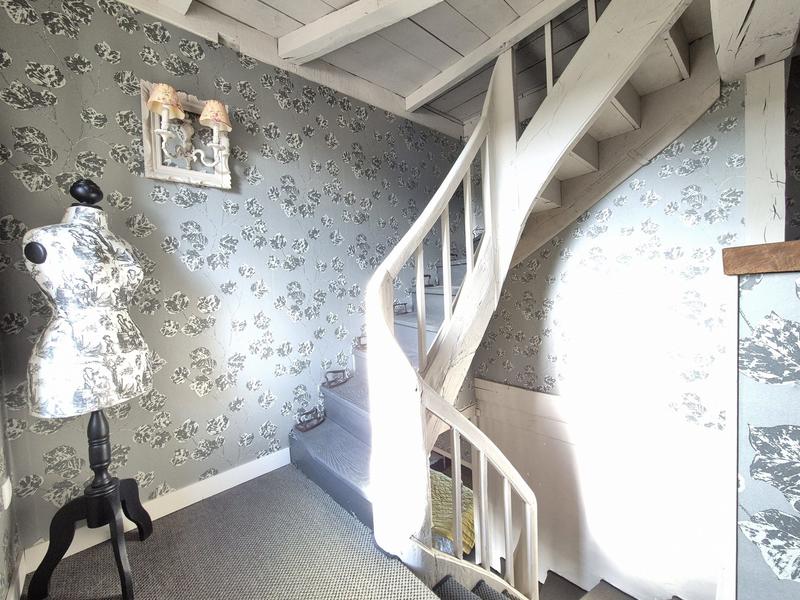 Maison - 288 m² - 7 pièces