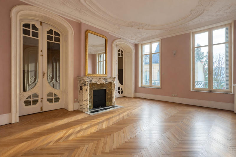 Appartement - 198 m² - 7 pièces