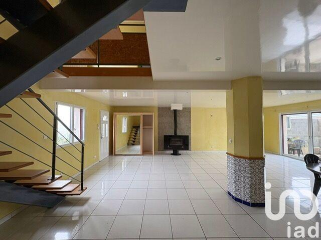 Maison - 203 m² - 6 pièces