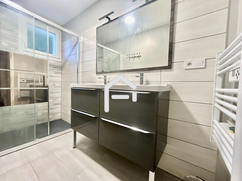 Appartement - 90 m² - 4 pièces