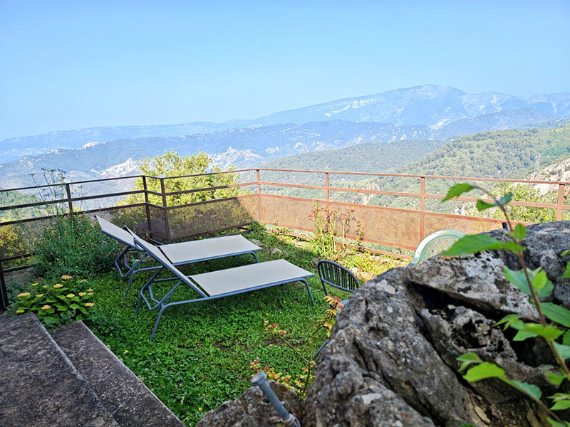 Maison - 180 m² - 9 pièces