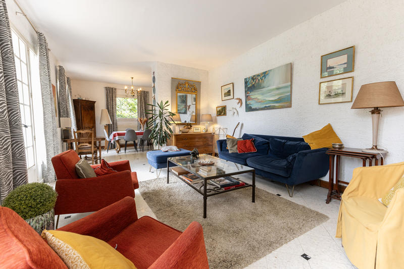 Maison - 224 m² - 9 pièces