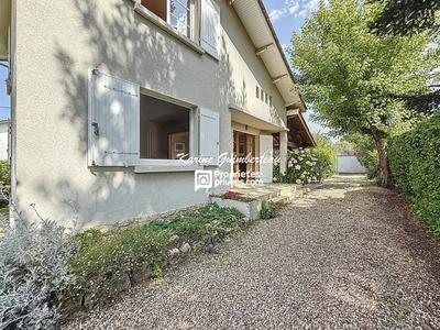 Maison - 88 m² - 6 pièces
