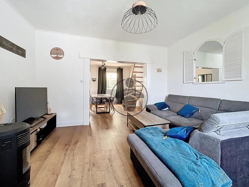 Maison - 96 m² - 4 pièces