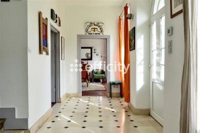 Maison - 260 m² - 8 pièces