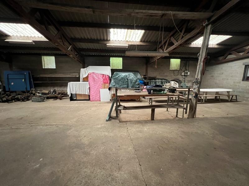 Maison - 280 m² - 10 pièces