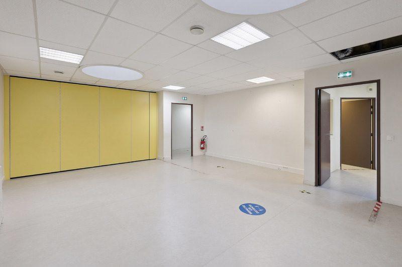 Local commercial - 664 m²