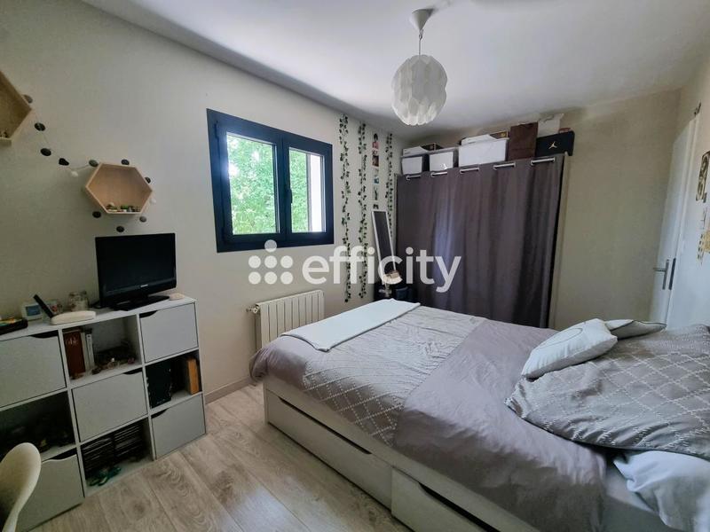 Maison - 180 m² - 8 pièces