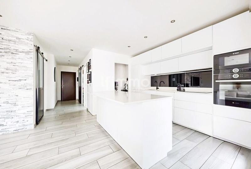 Appartement - 82 m² - 4 pièces