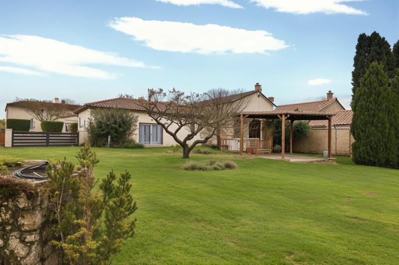 Maison - 200 m² - 8 pièces