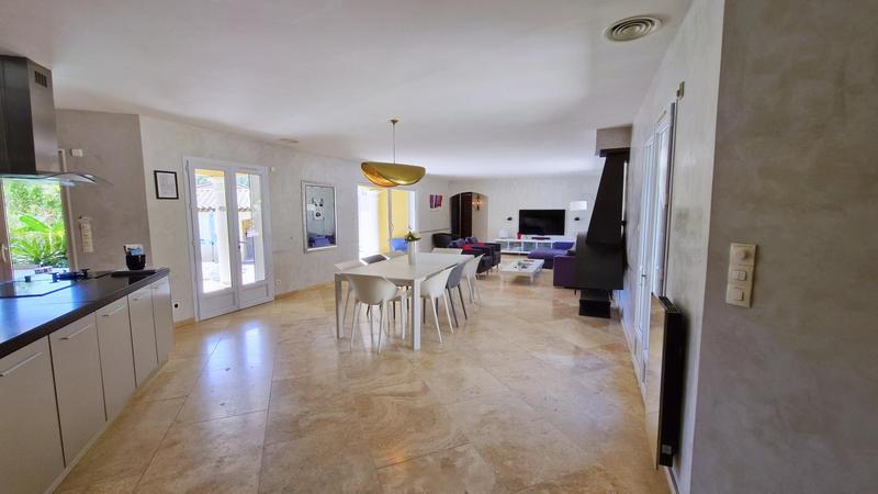 Maison - 221 m² - 9 pièces
