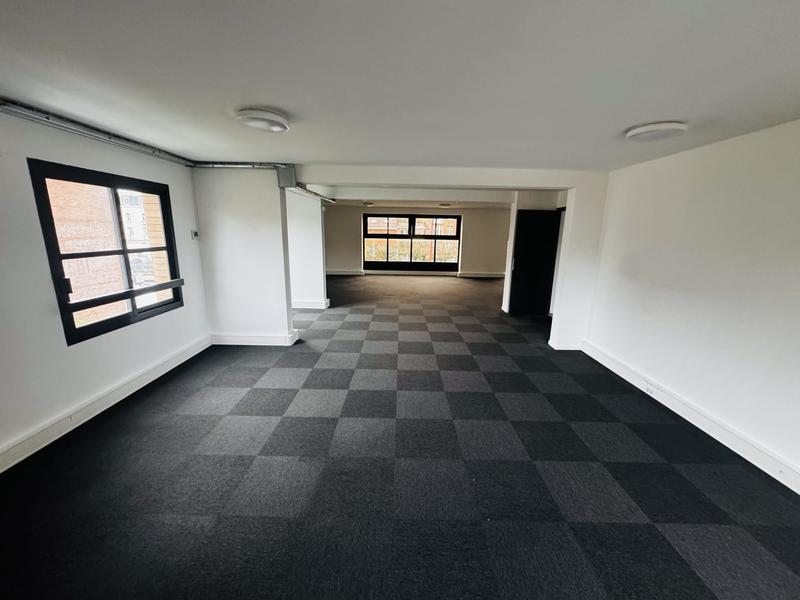 Bureau - 196 m²