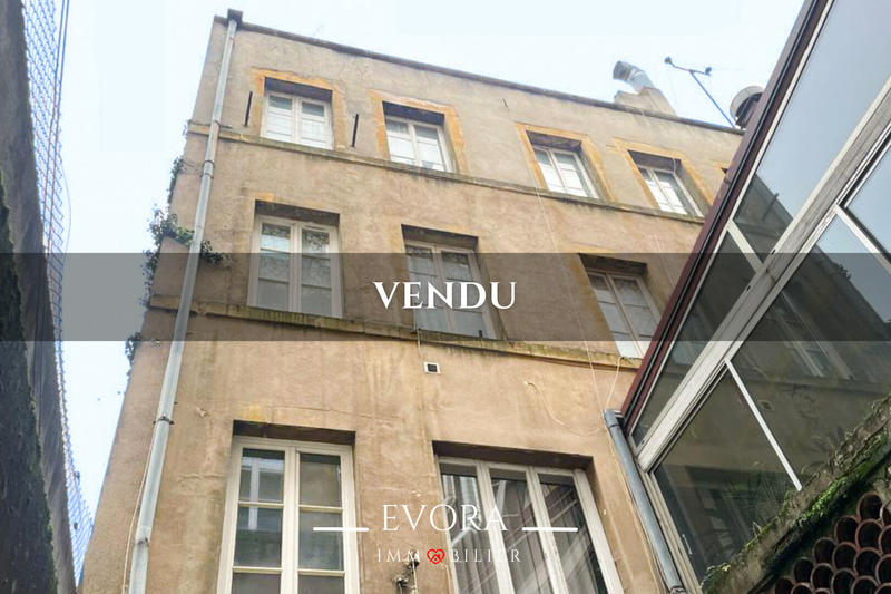 Immeuble - 186 m² - 9 pièces