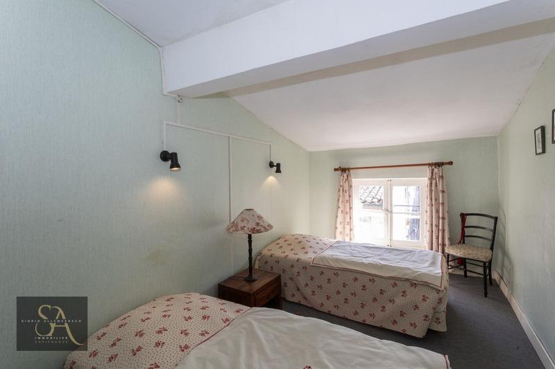 Maison - 460 m² - 13 pièces