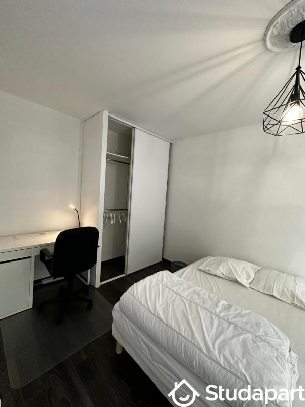 Chambre - 11 m² - 1 pièce